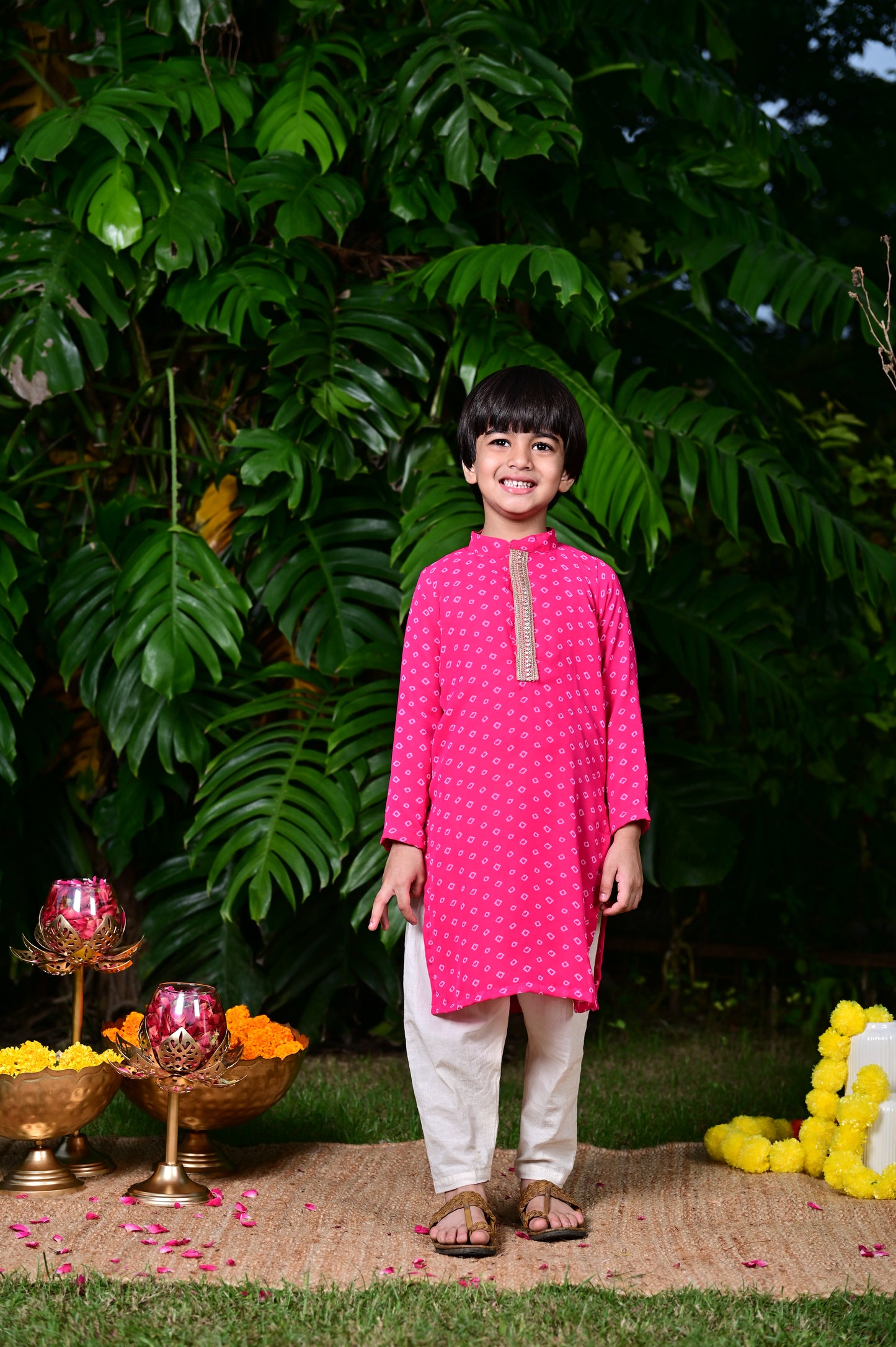 Boys pink color bandhani print embellished kurta along with cotton pajama